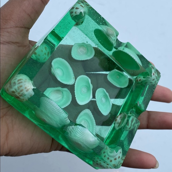 Seashells Resin Ashtray! - Picture 1 of 4